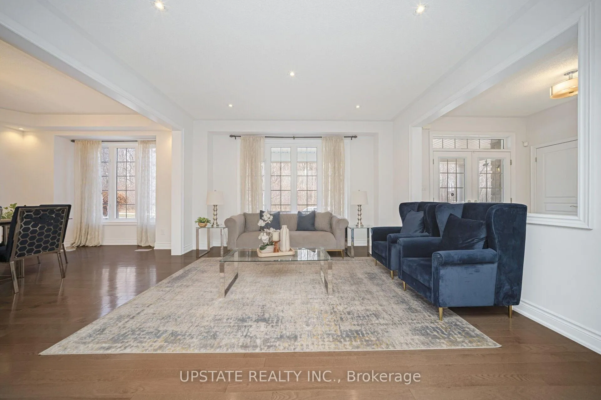 Photo 7 of 11 Mistyglen Crescent, Brampton, Credit Valley — HOMEH