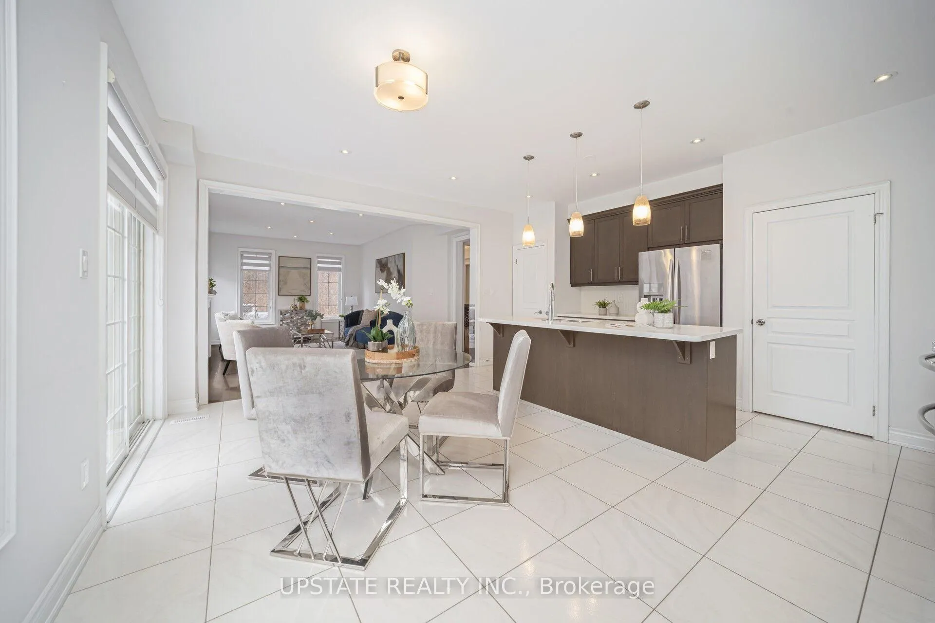 Photo 17 of 11 Mistyglen Crescent, Brampton, Credit Valley — HOMEH