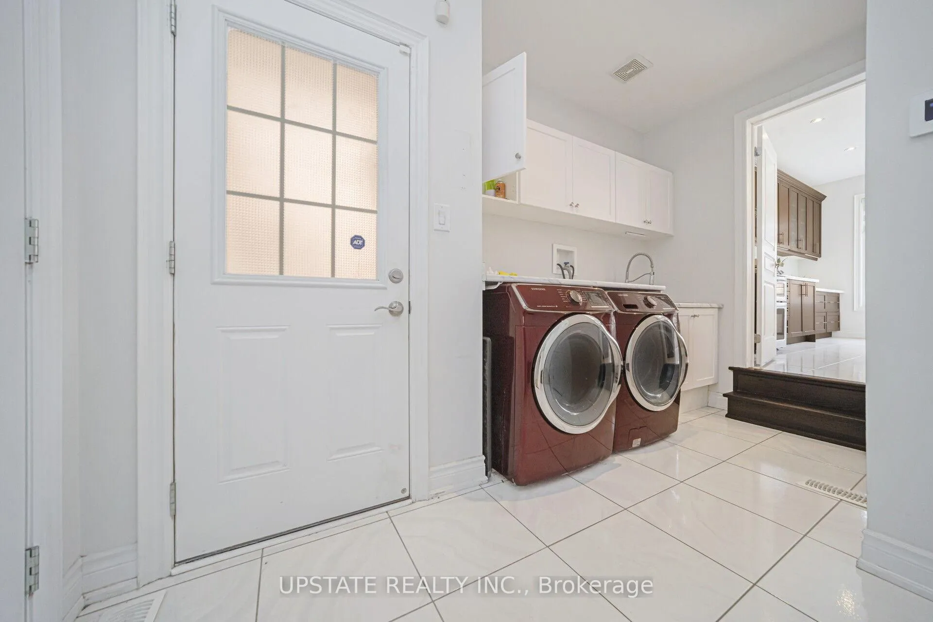 Photo 21 of 11 Mistyglen Crescent, Brampton, Credit Valley — HOMEH