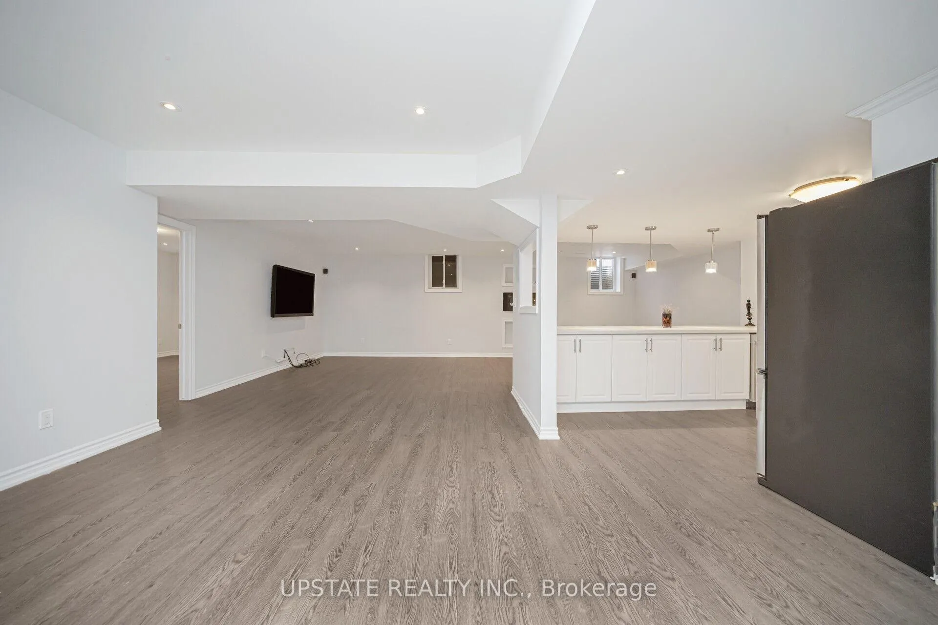 Photo 37 of 11 Mistyglen Crescent, Brampton, Credit Valley — HOMEH