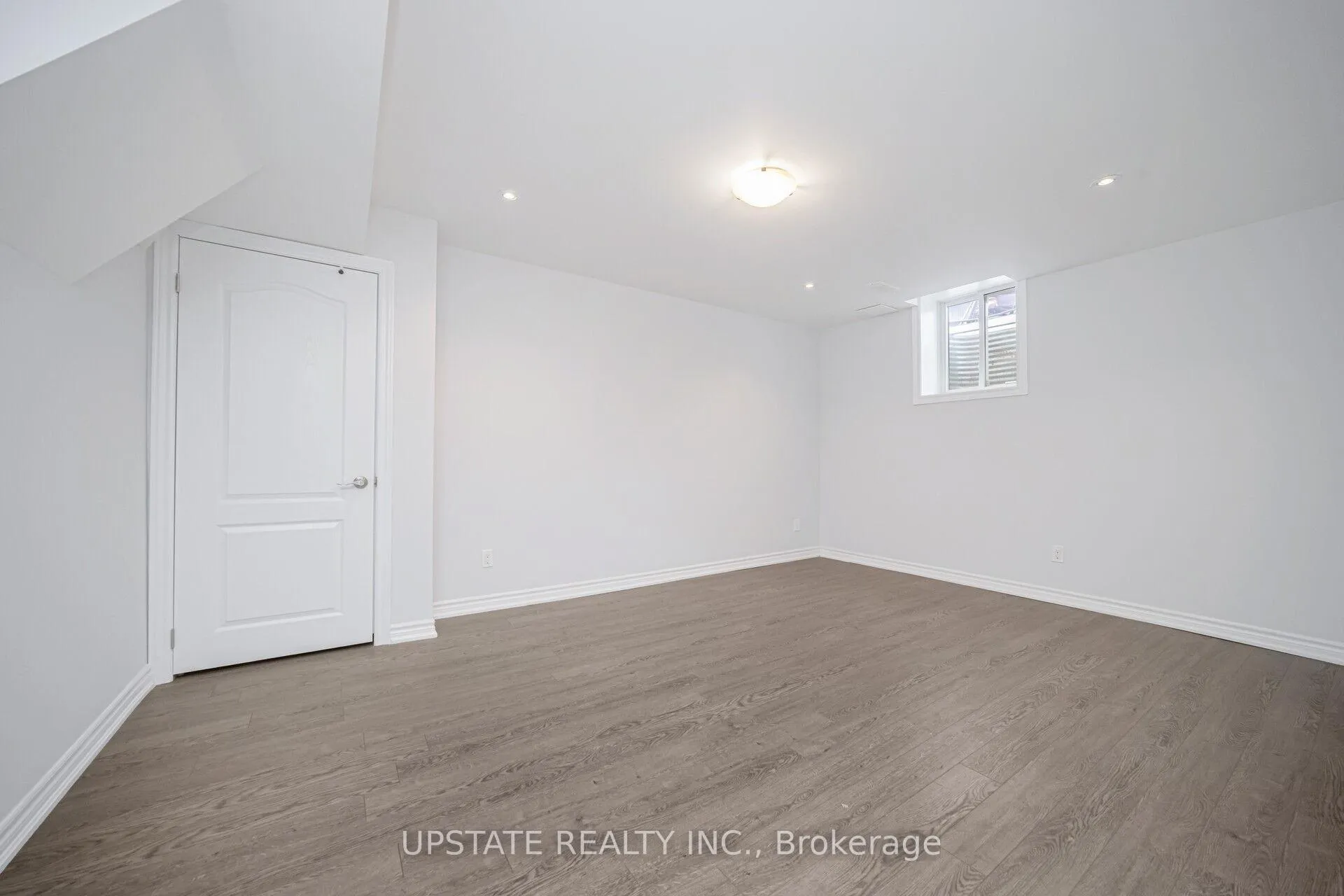 Photo 42 of 11 Mistyglen Crescent, Brampton, Credit Valley — HOMEH