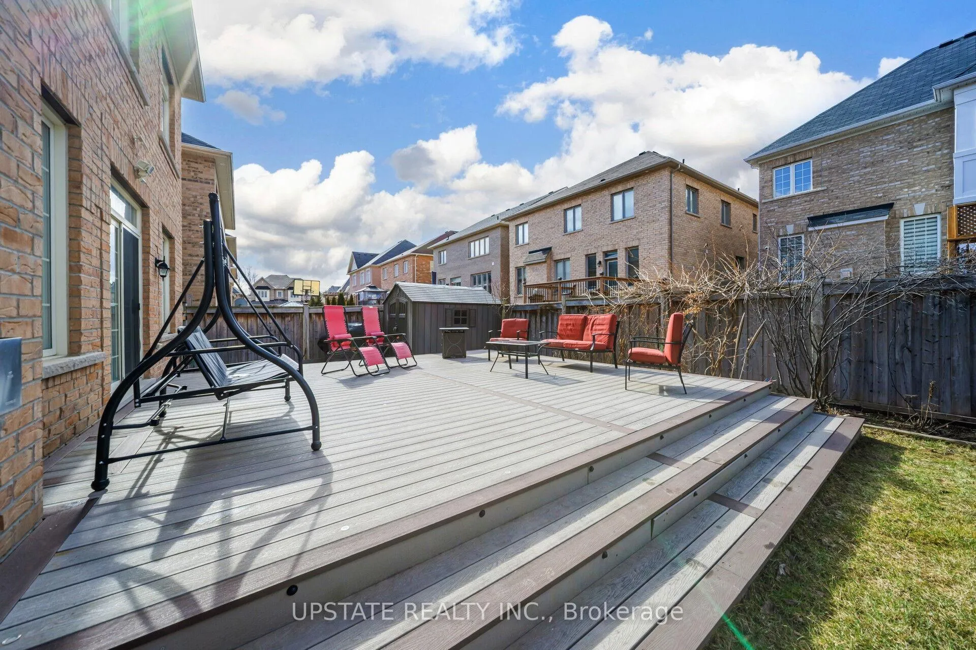 Photo 45 of 11 Mistyglen Crescent, Brampton, Credit Valley — HOMEH