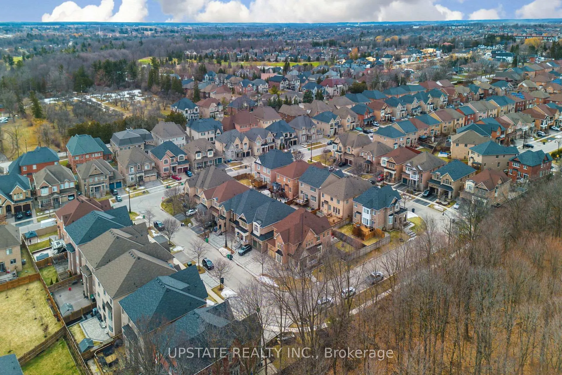 Photo 49 of 11 Mistyglen Crescent, Brampton, Credit Valley — HOMEH