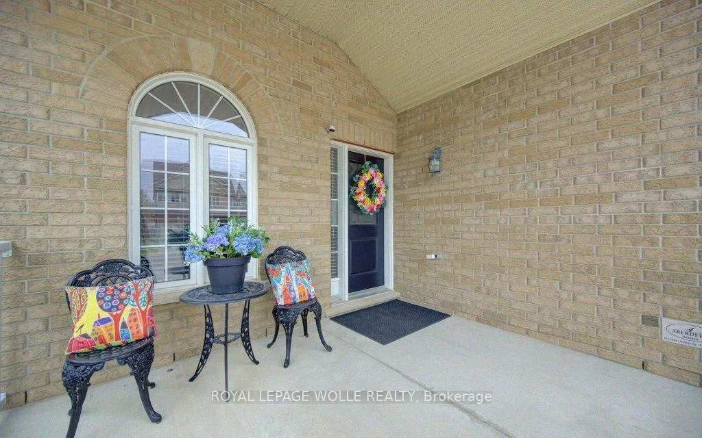 Photo 2 of 369 Zeller Drive, Kitchener, Grand River South — HOMEH