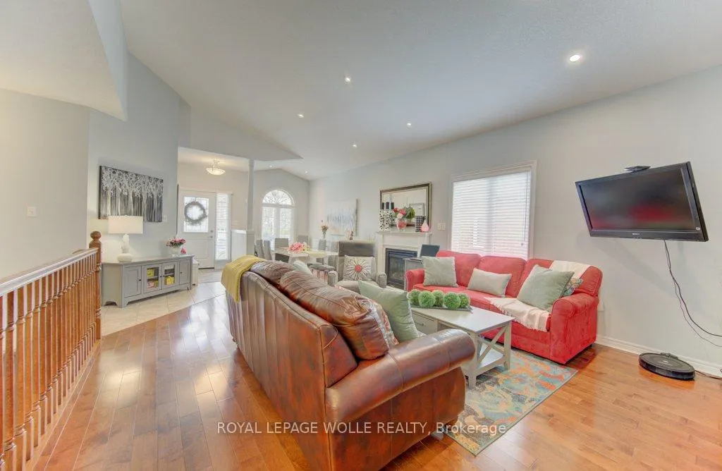 Photo 7 of 369 Zeller Drive, Kitchener, Grand River South — HOMEH