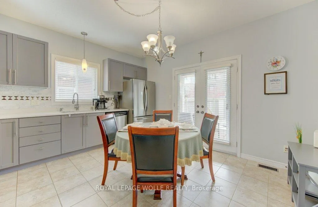 Photo 16 of 369 Zeller Drive, Kitchener, Grand River South — HOMEH