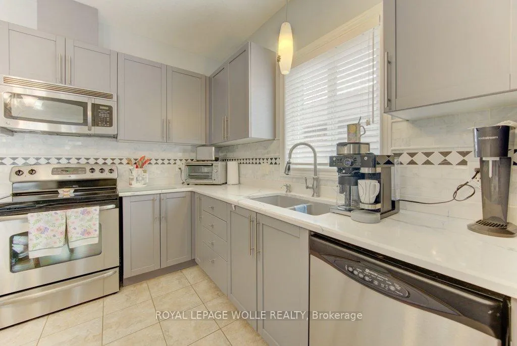 Photo 18 of 369 Zeller Drive, Kitchener, Grand River South — HOMEH