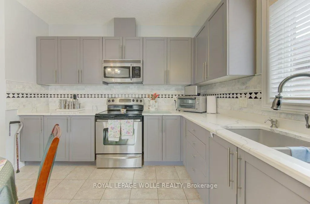 Photo 19 of 369 Zeller Drive, Kitchener, Grand River South — HOMEH