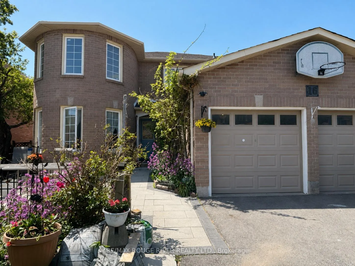 Photo 1 of 16 Dominy Drive, Ajax, Central — HOMEH