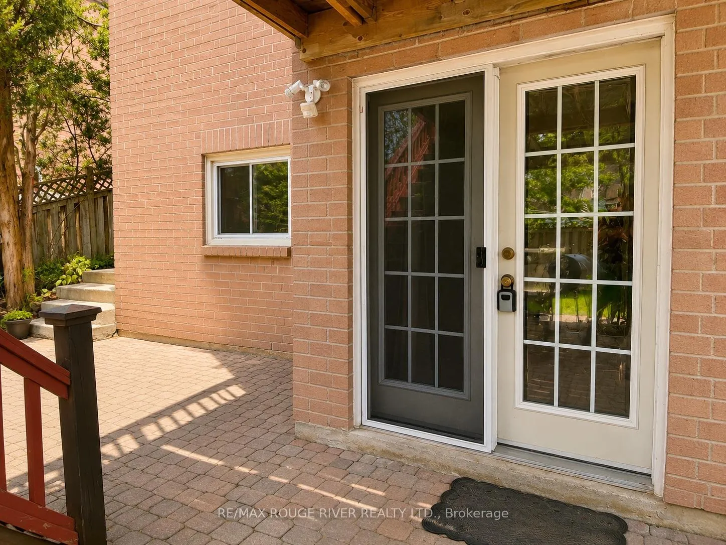 Photo 3 of 16 Dominy Drive, Ajax, Central — HOMEH