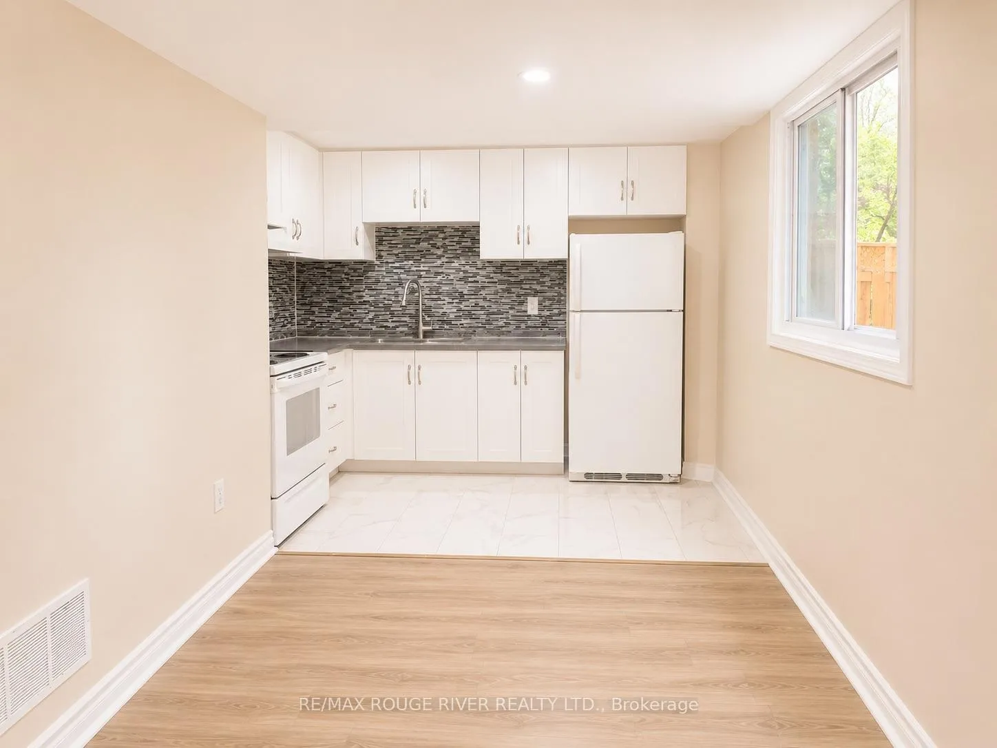 Photo 16 of 16 Dominy Drive, Ajax, Central — HOMEH