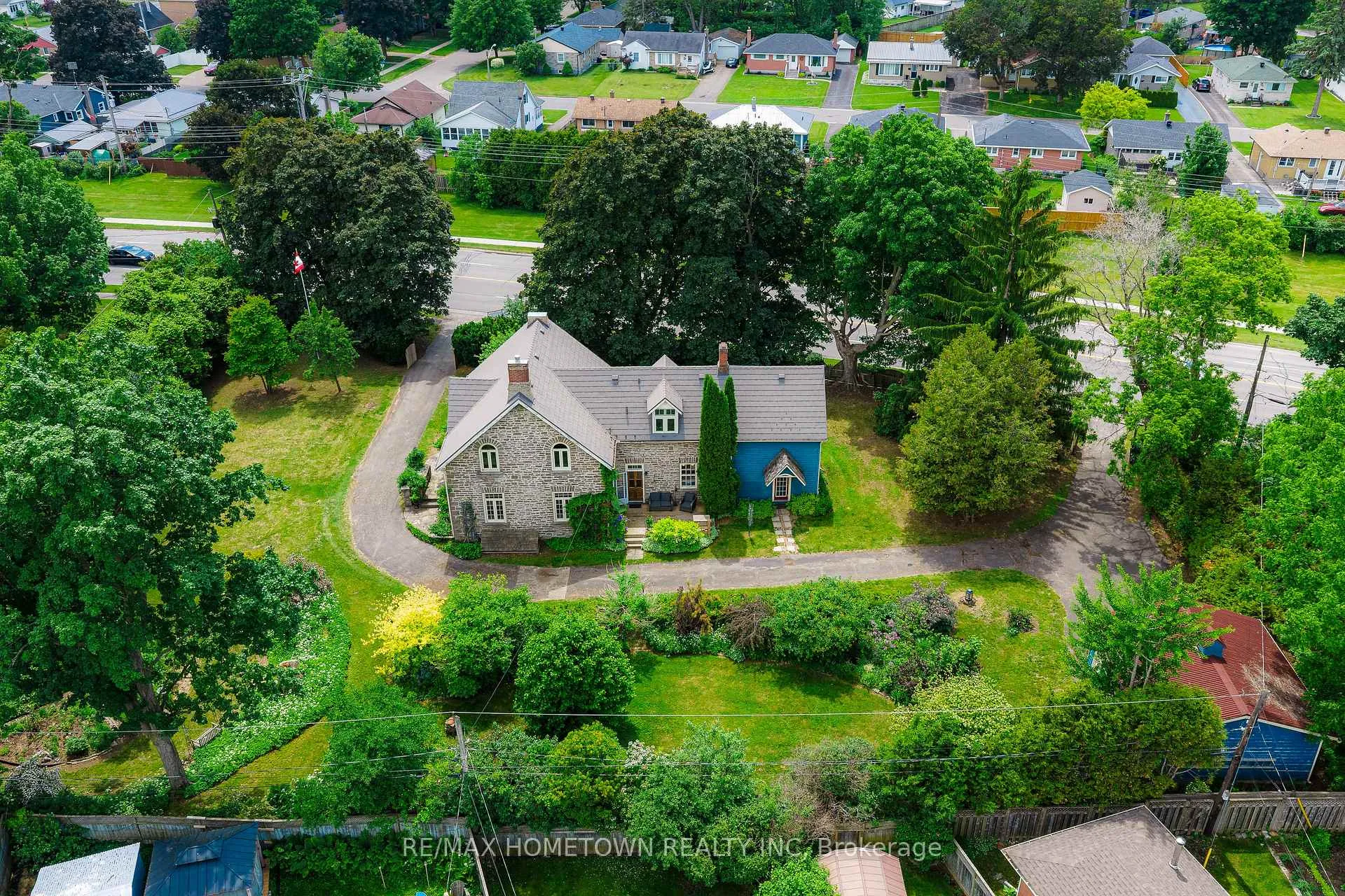 Photo 1 of 301 North Augusta Road, Brockville, Brockville — HOMEH