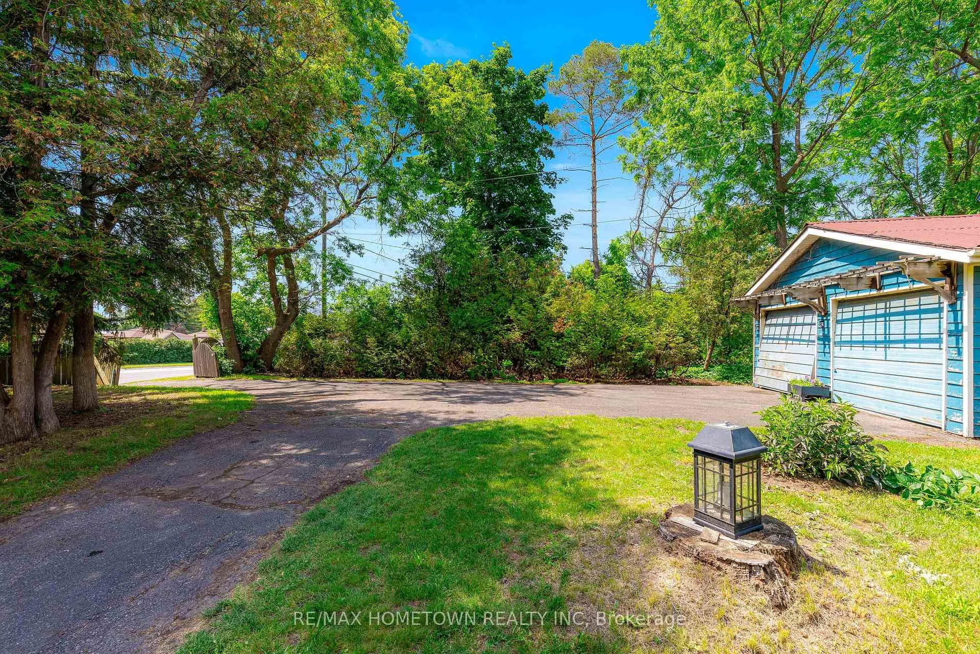 Photo 8 of 301 North Augusta Road, Brockville, Brockville — HOMEH