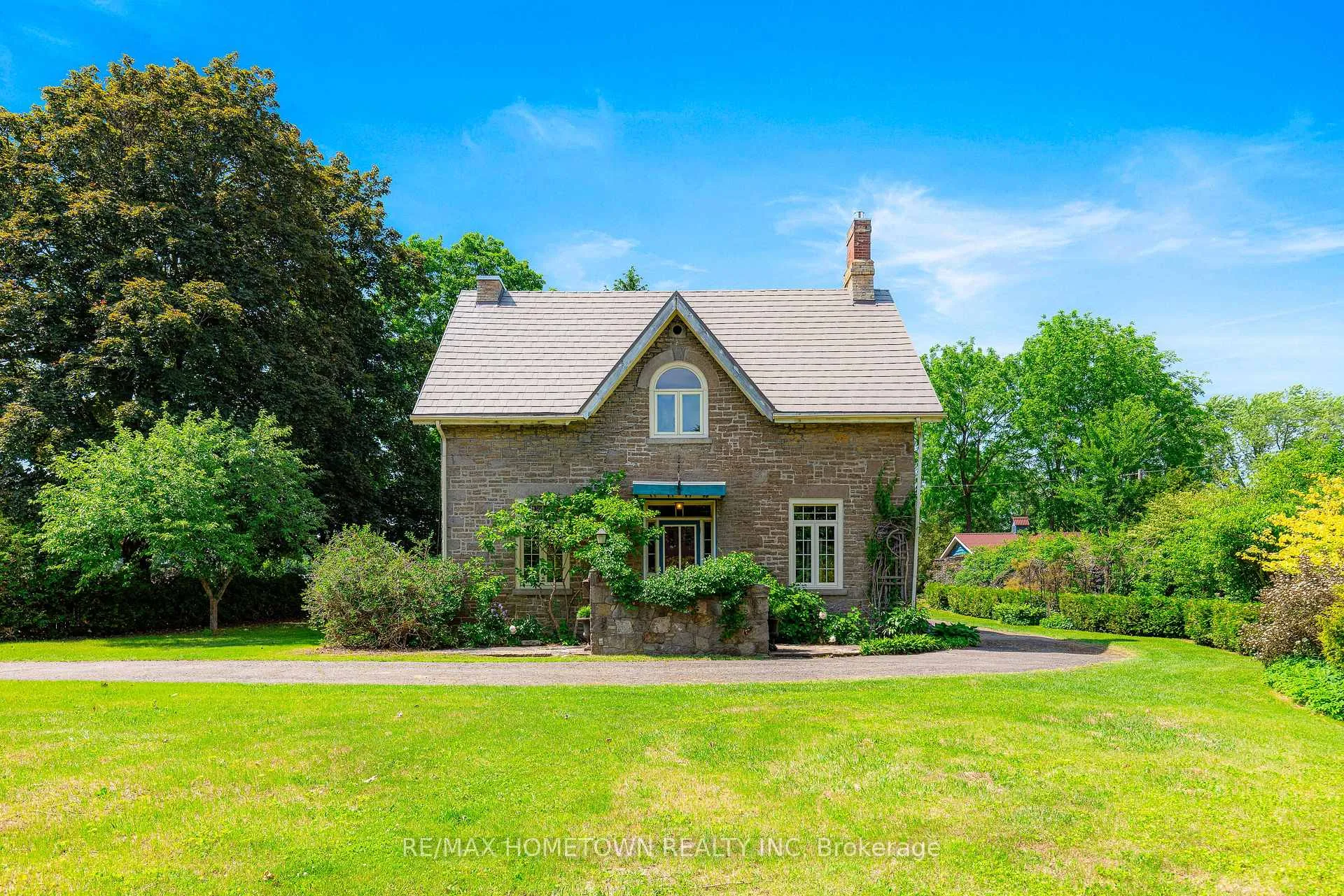 Photo 10 of 301 North Augusta Road, Brockville, Brockville — HOMEH