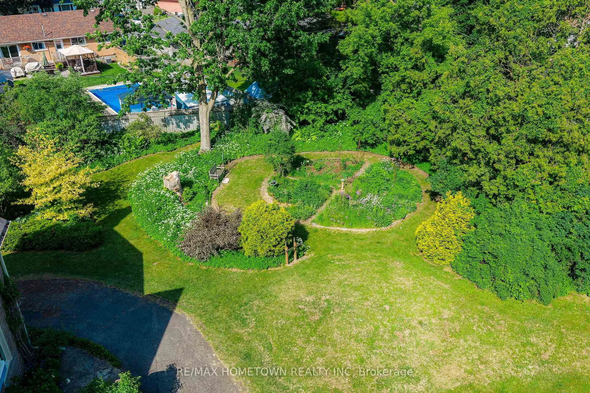 Photo 16 of 301 North Augusta Road, Brockville, Brockville — HOMEH