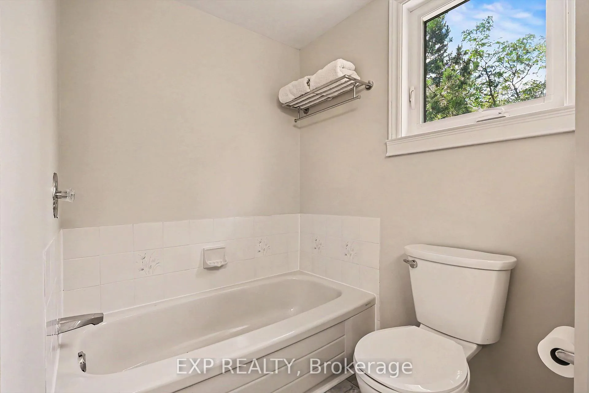 Photo 14 of Unit 25, 1856 Summerfields Crescent, Ottawa, Chapel Hill — HOMEH