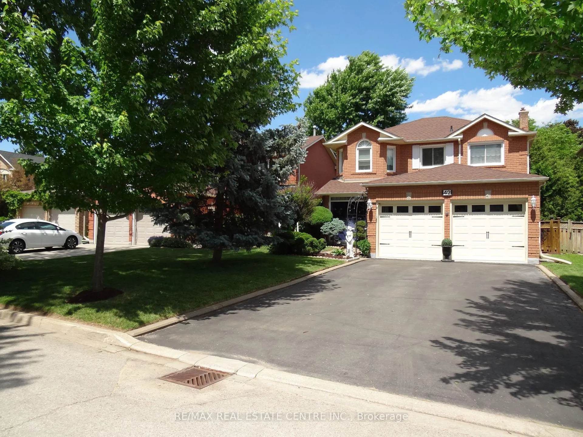 Photo 1 of 42 Davis Crescent, Halton Hills, Georgetown — HOMEH
