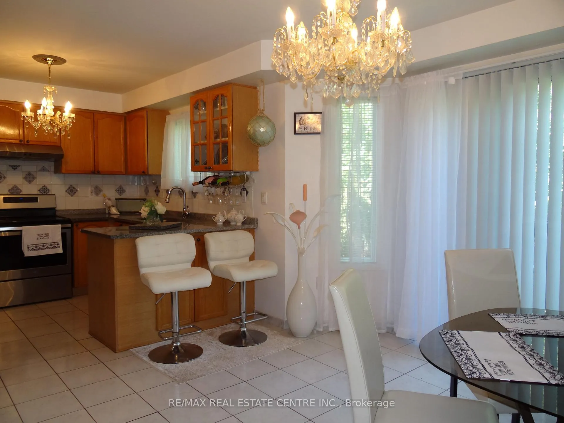 Photo 6 of 42 Davis Crescent, Halton Hills, Georgetown — HOMEH