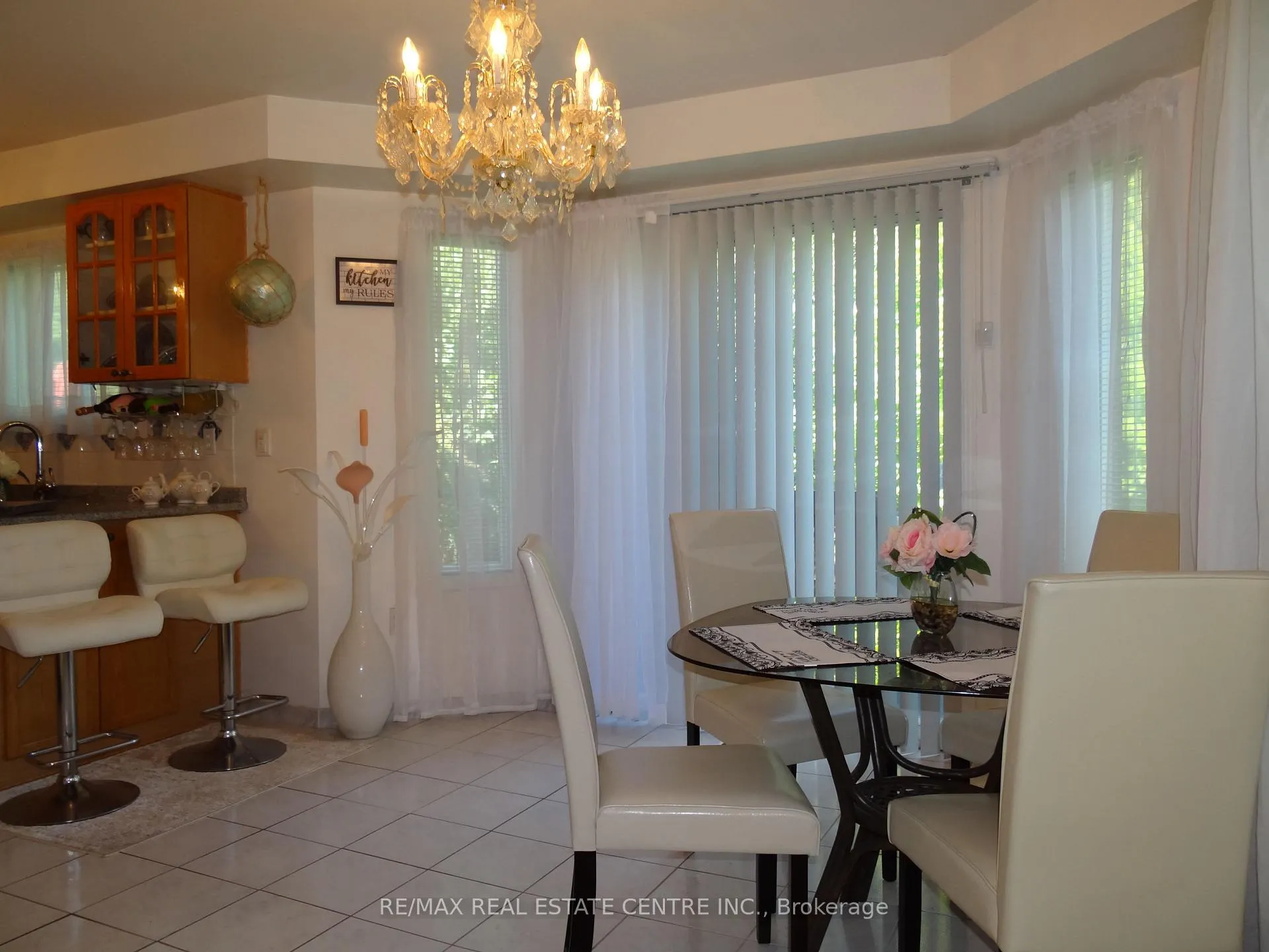 Photo 7 of 42 Davis Crescent, Halton Hills, Georgetown — HOMEH