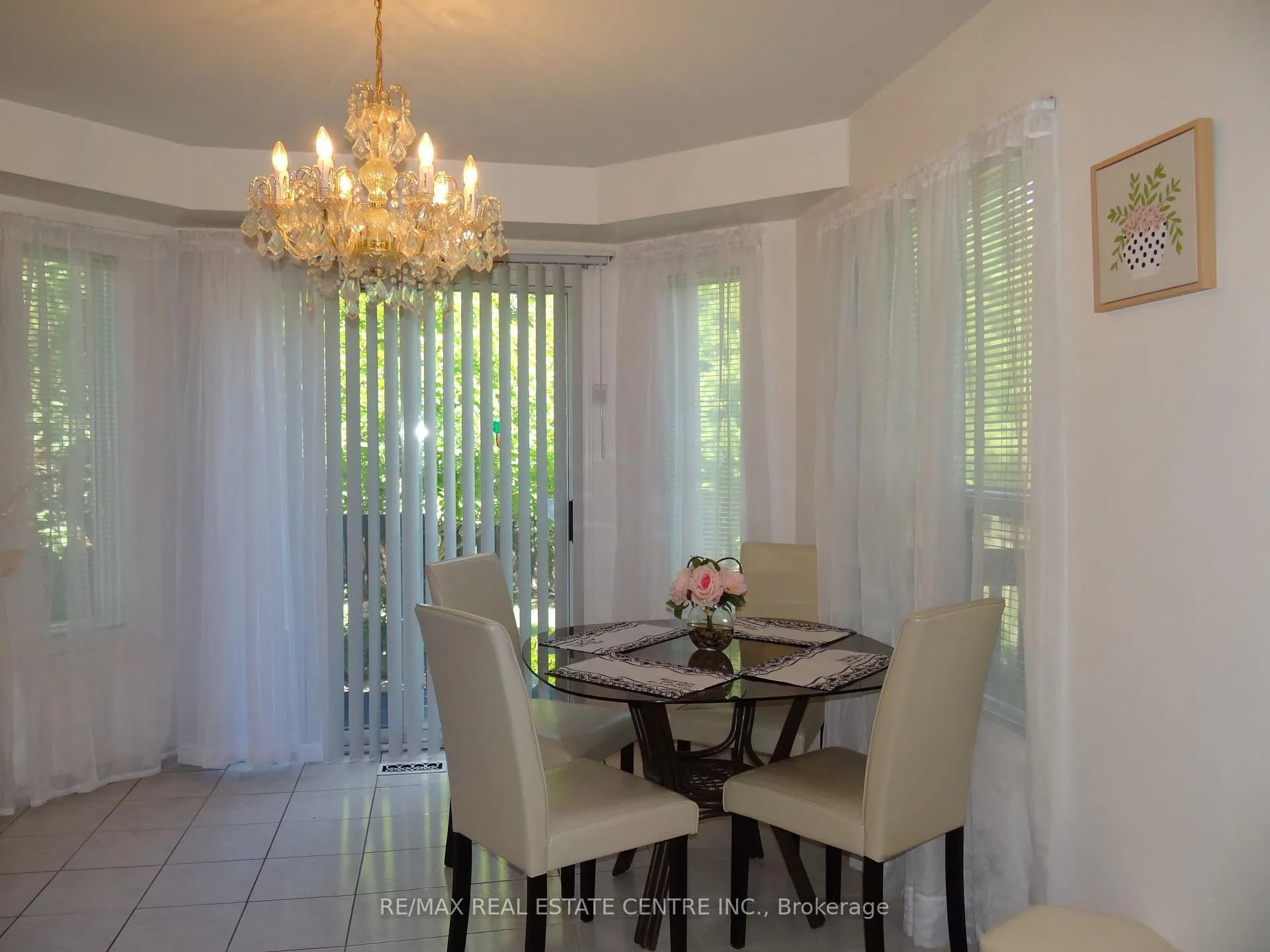 Photo 8 of 42 Davis Crescent, Halton Hills, Georgetown — HOMEH