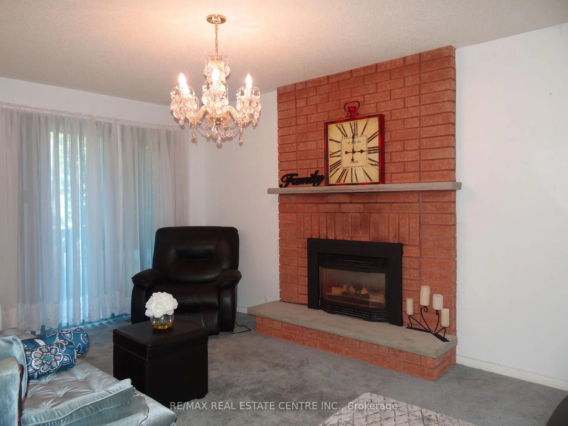 Photo 12 of 42 Davis Crescent, Halton Hills, Georgetown — HOMEH