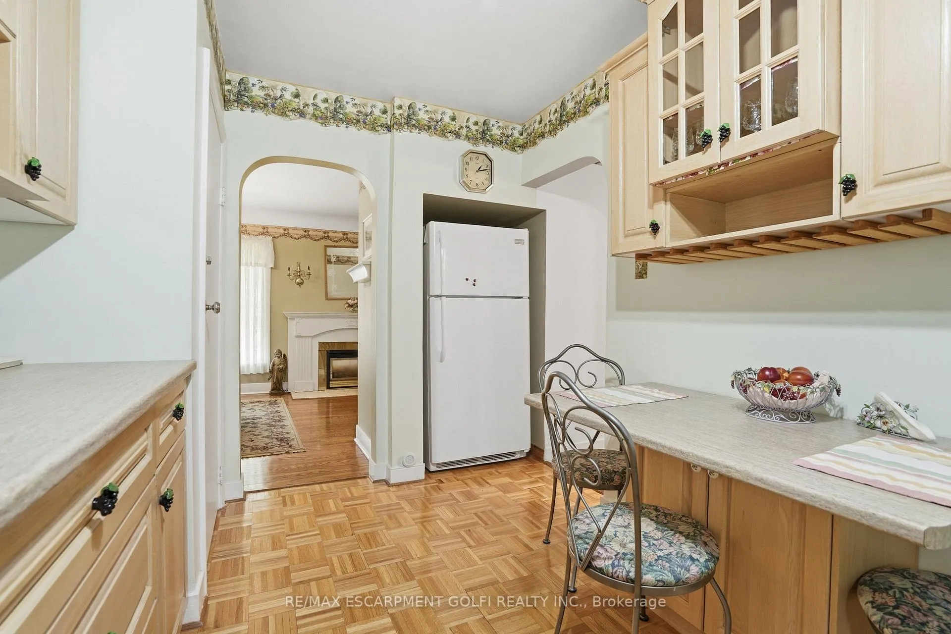 Photo 10 of 147 Village Road, St. Catharines, Glendale/Glenridge — HOMEH