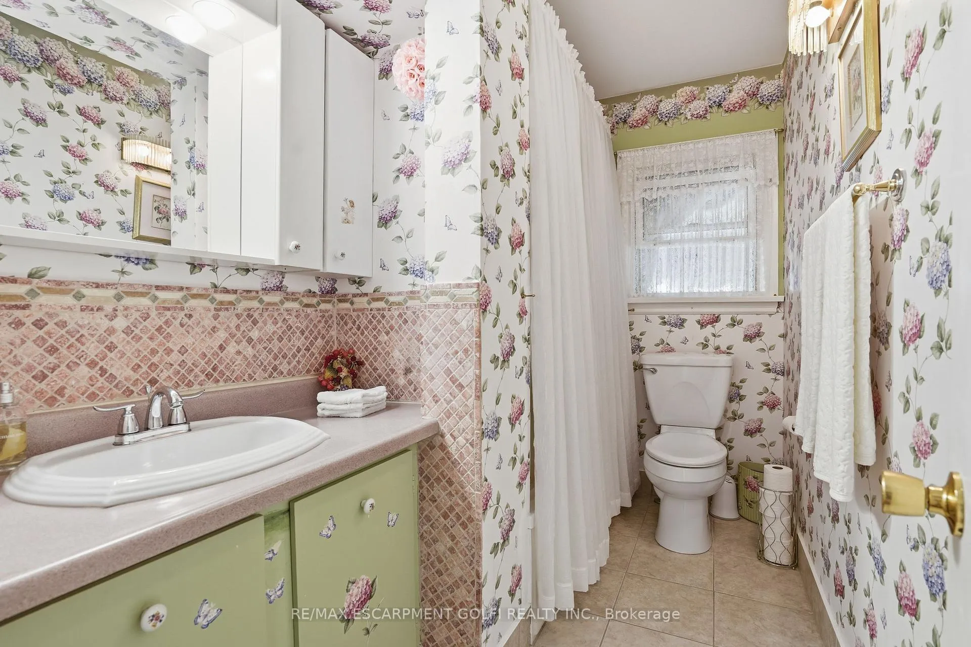 Photo 14 of 147 Village Road, St. Catharines, Glendale/Glenridge — HOMEH