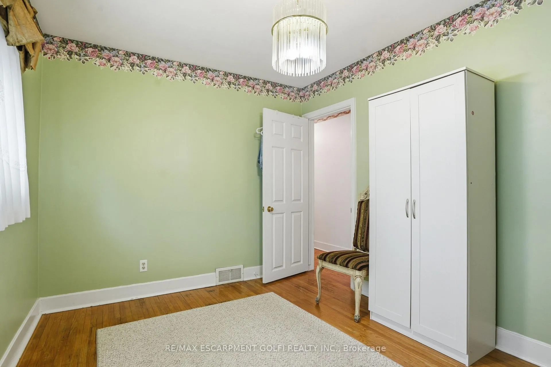 Photo 16 of 147 Village Road, St. Catharines, Glendale/Glenridge — HOMEH