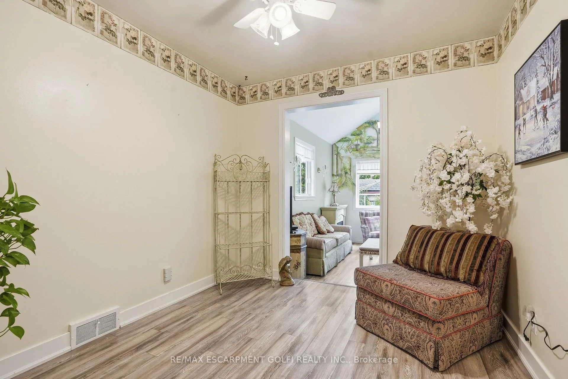 Photo 18 of 147 Village Road, St. Catharines, Glendale/Glenridge — HOMEH