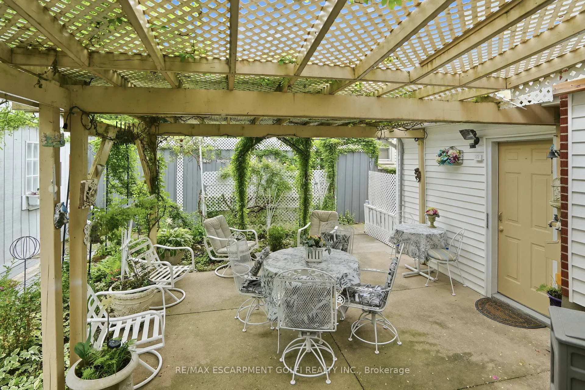 Photo 32 of 147 Village Road, St. Catharines, Glendale/Glenridge — HOMEH