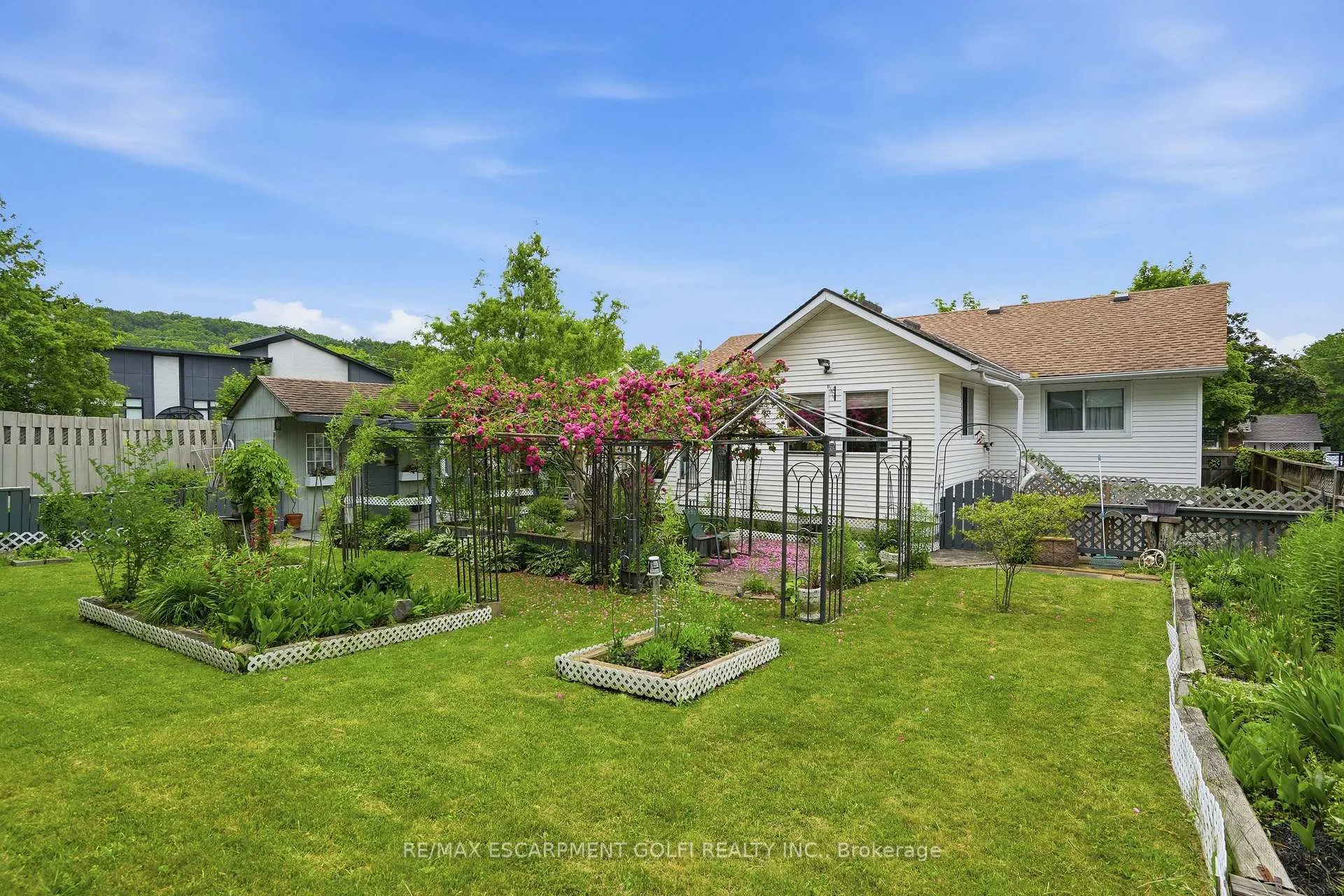 Photo 35 of 147 Village Road, St. Catharines, Glendale/Glenridge — HOMEH