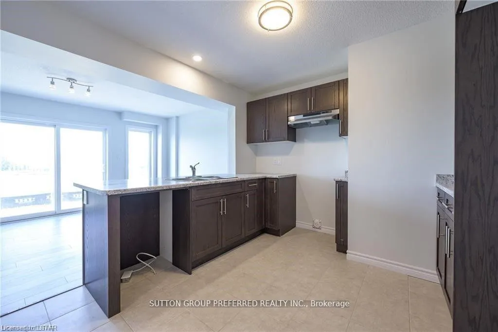 Photo 9 of 375 Kennington Way, London, South W — HOMEH