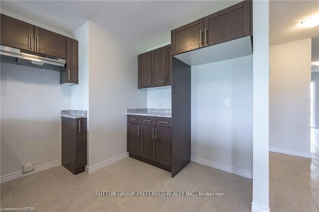 Photo 10 of 375 Kennington Way, London, South W — HOMEH