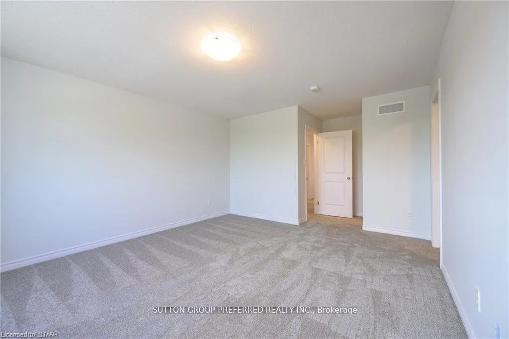 Photo 17 of 375 Kennington Way, London, South W — HOMEH