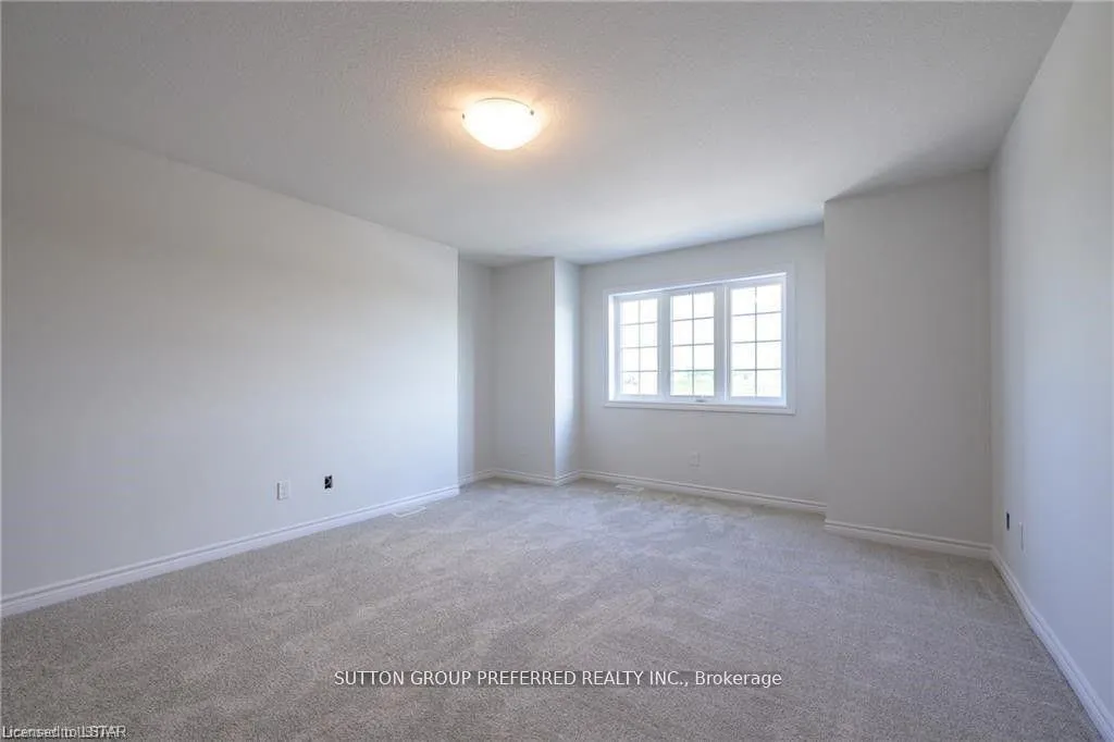 Photo 18 of 375 Kennington Way, London, South W — HOMEH