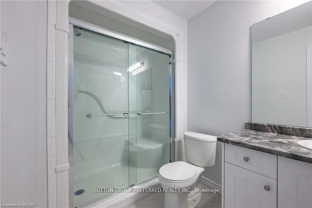 Photo 19 of 375 Kennington Way, London, South W — HOMEH