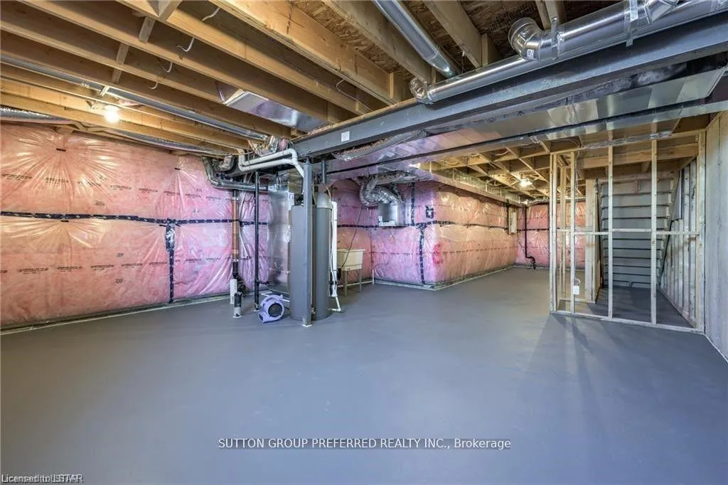 Photo 29 of 375 Kennington Way, London, South W — HOMEH