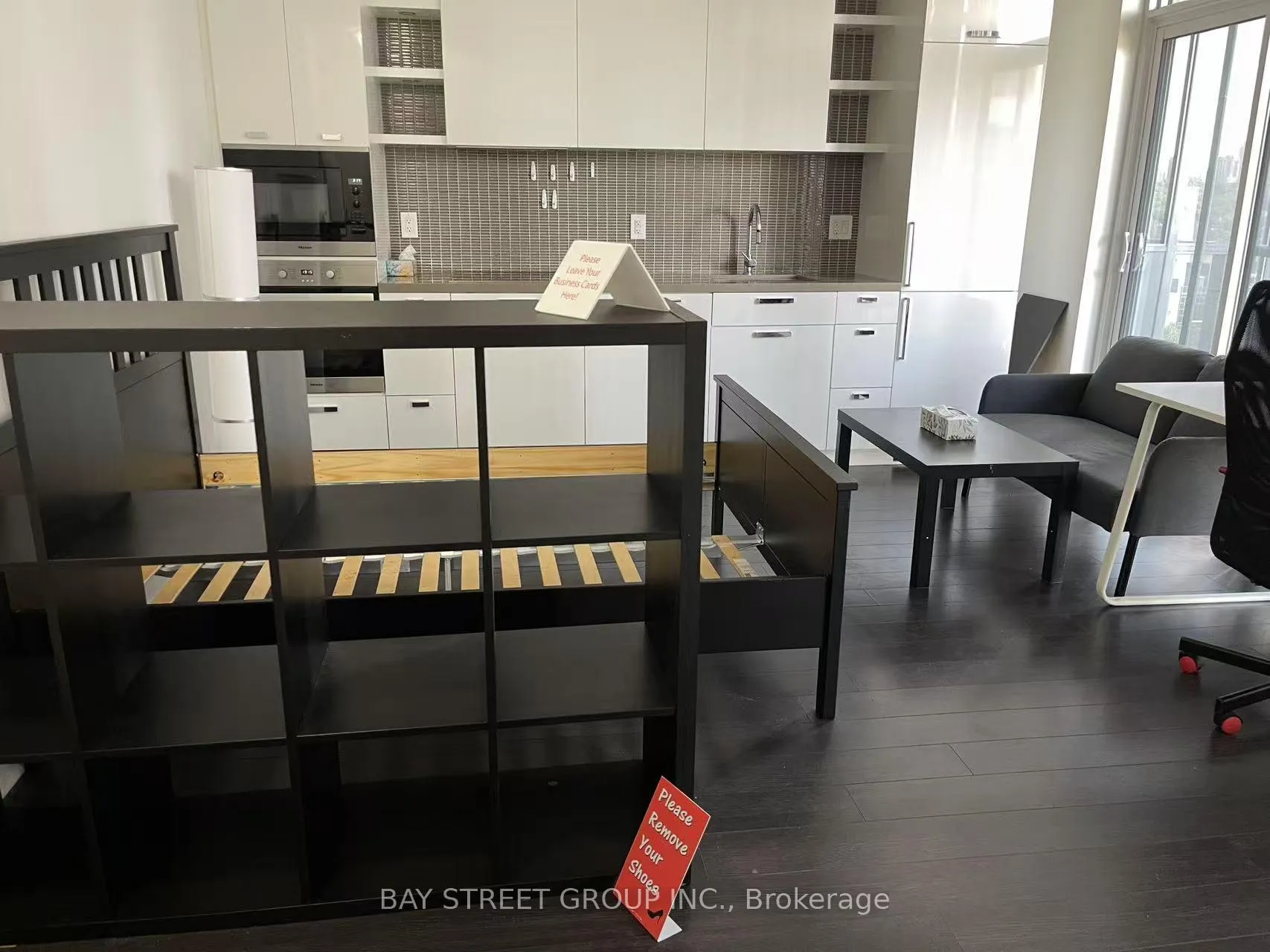 Photo 3 of Unit 801, 32 Davenport Road, Toronto, The Annex — HOMEH