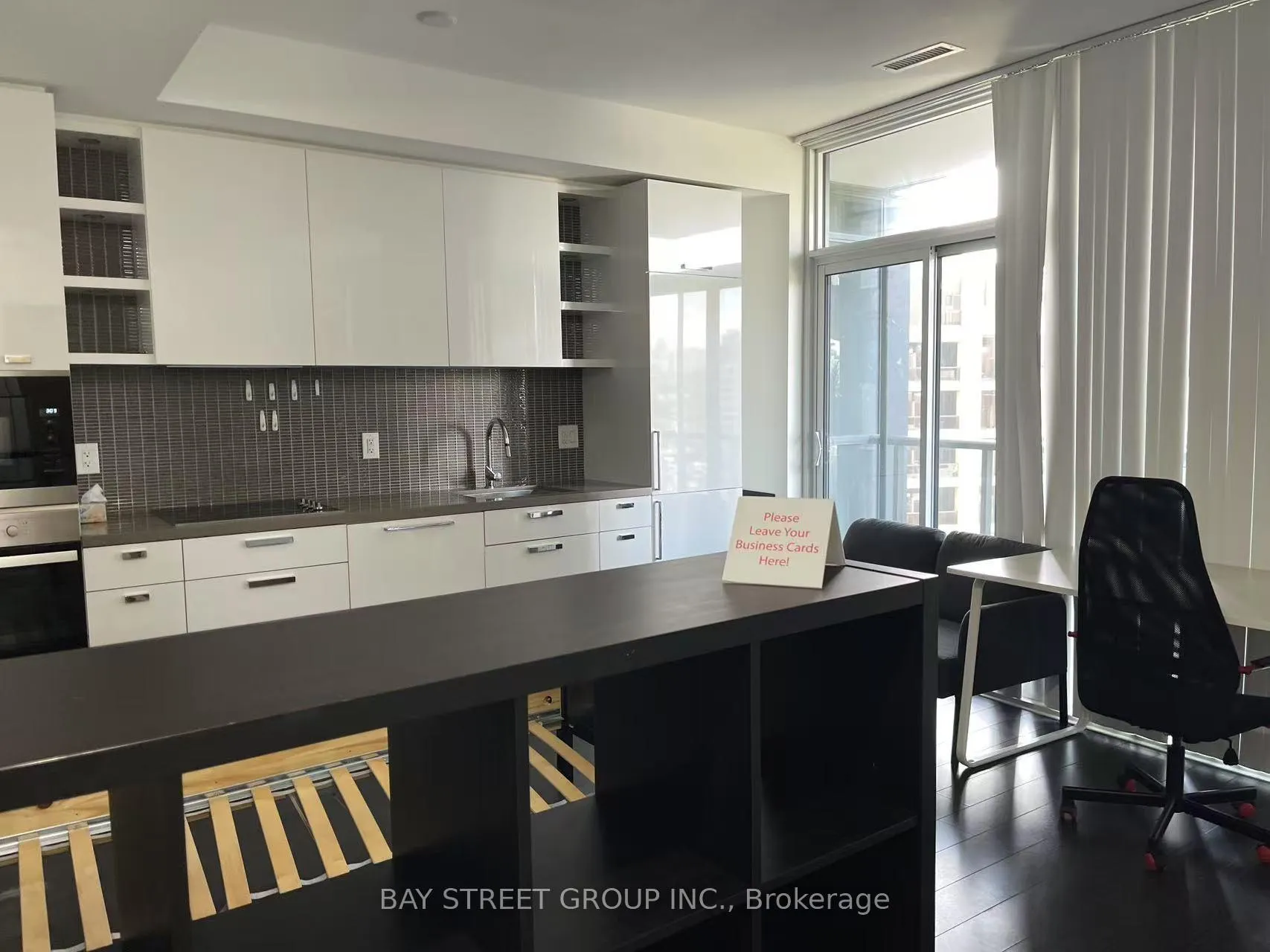Photo 4 of Unit 801, 32 Davenport Road, Toronto, The Annex — HOMEH