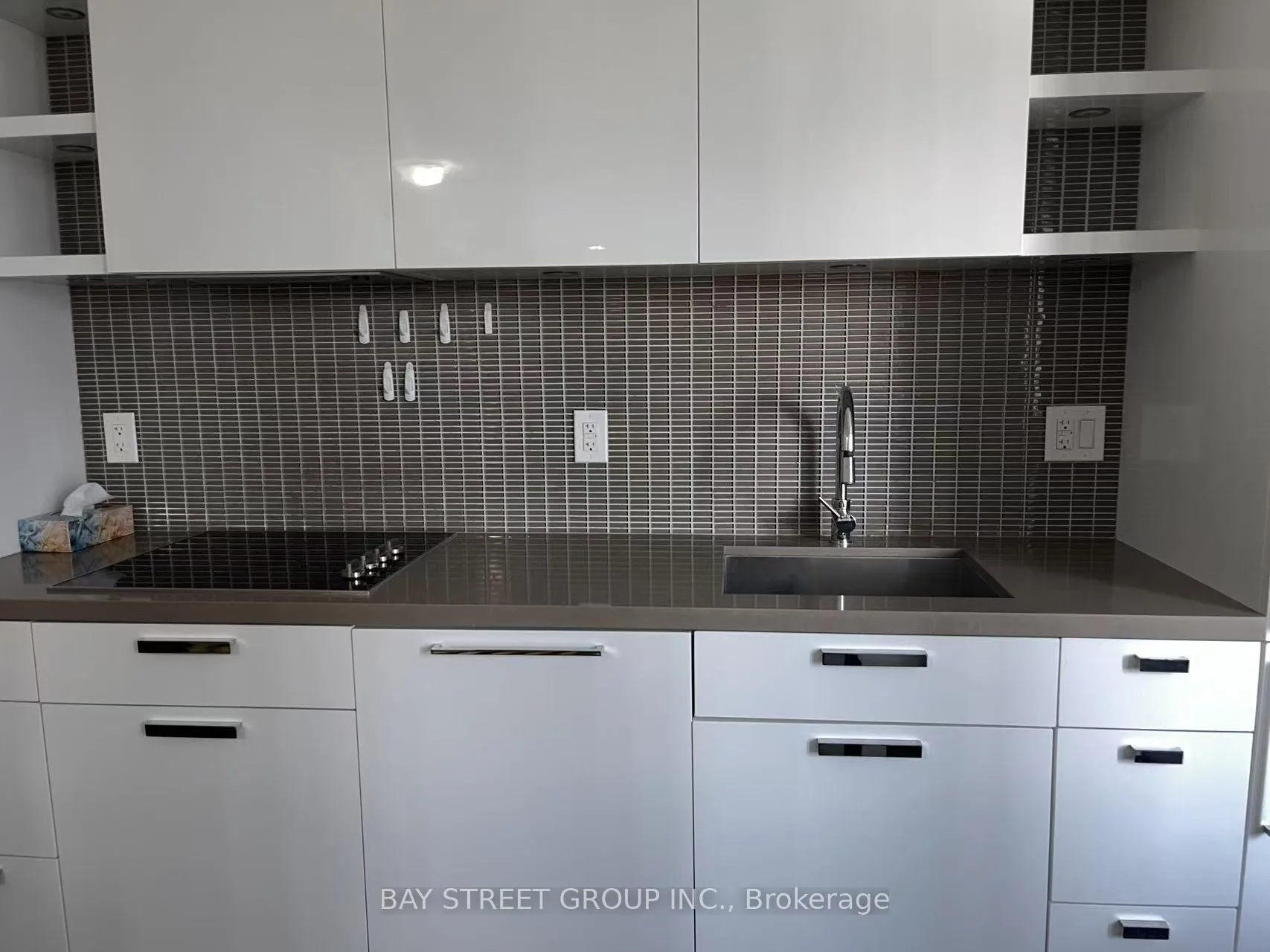 Photo 8 of Unit 801, 32 Davenport Road, Toronto, The Annex — HOMEH