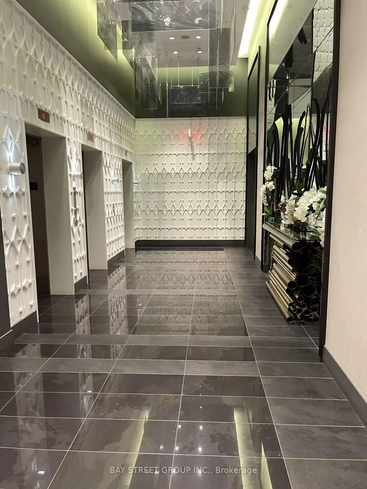 Photo 17 of Unit 801, 32 Davenport Road, Toronto, The Annex — HOMEH