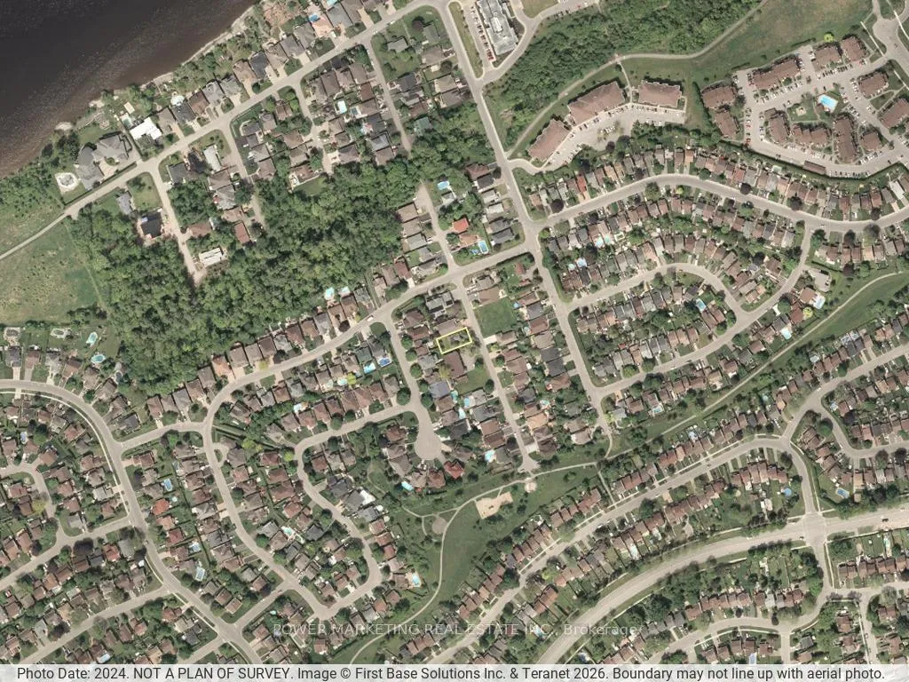 Photo 4 of 924 Beauchamp Avenue, Ottawa, Hiawatha Park/Convent Glen — HOMEH
