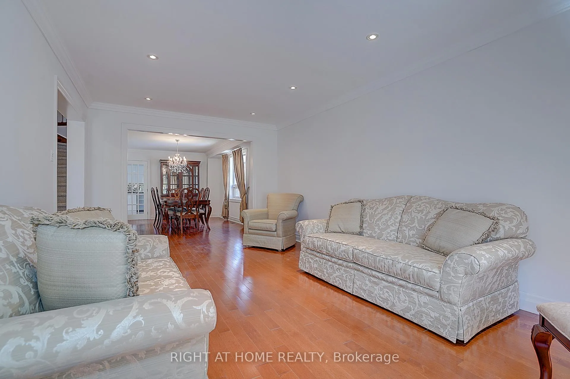 Photo 9 of 300 Green Lane, Markham, Thornlea — HOMEH