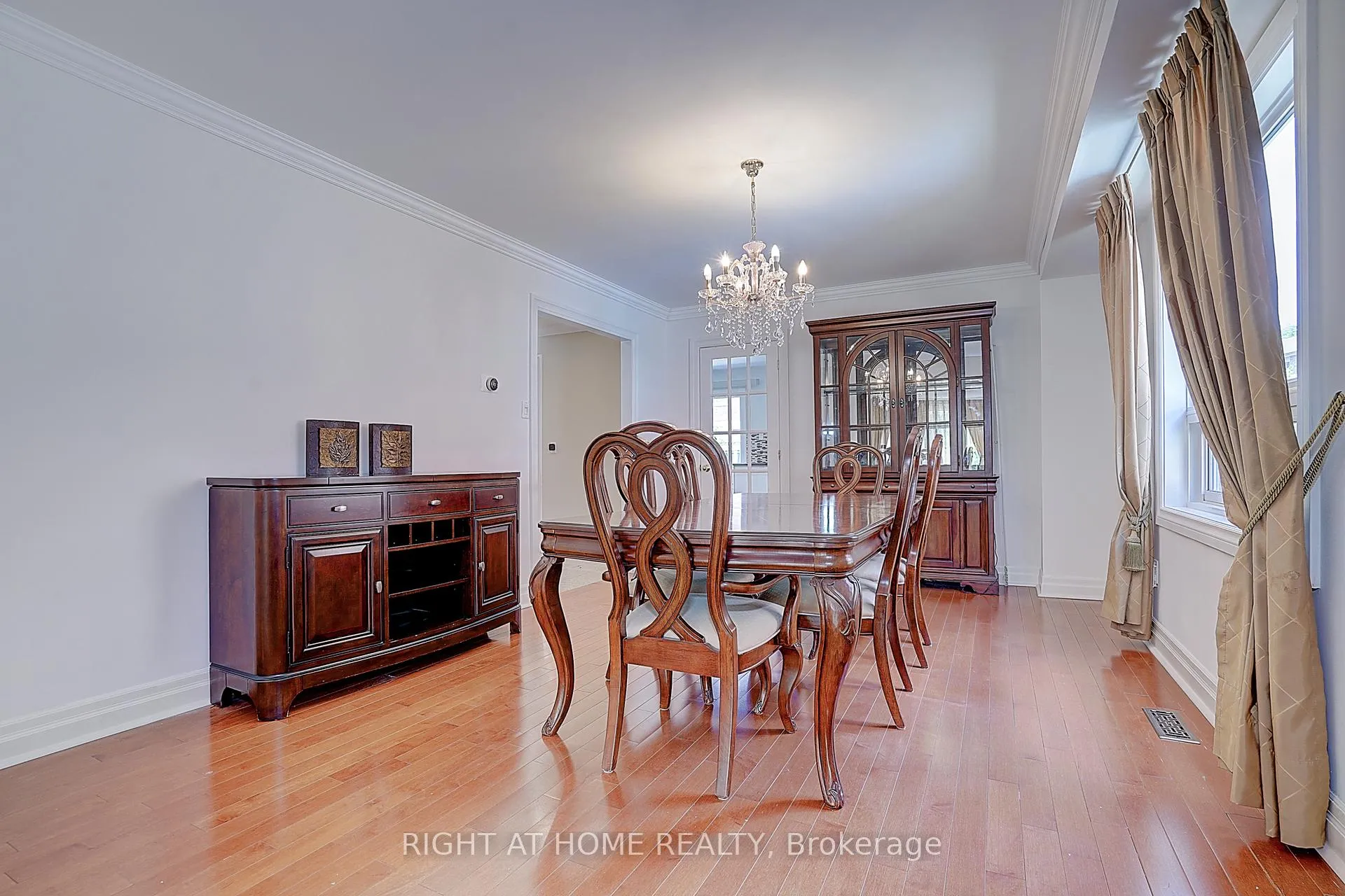 Photo 11 of 300 Green Lane, Markham, Thornlea — HOMEH