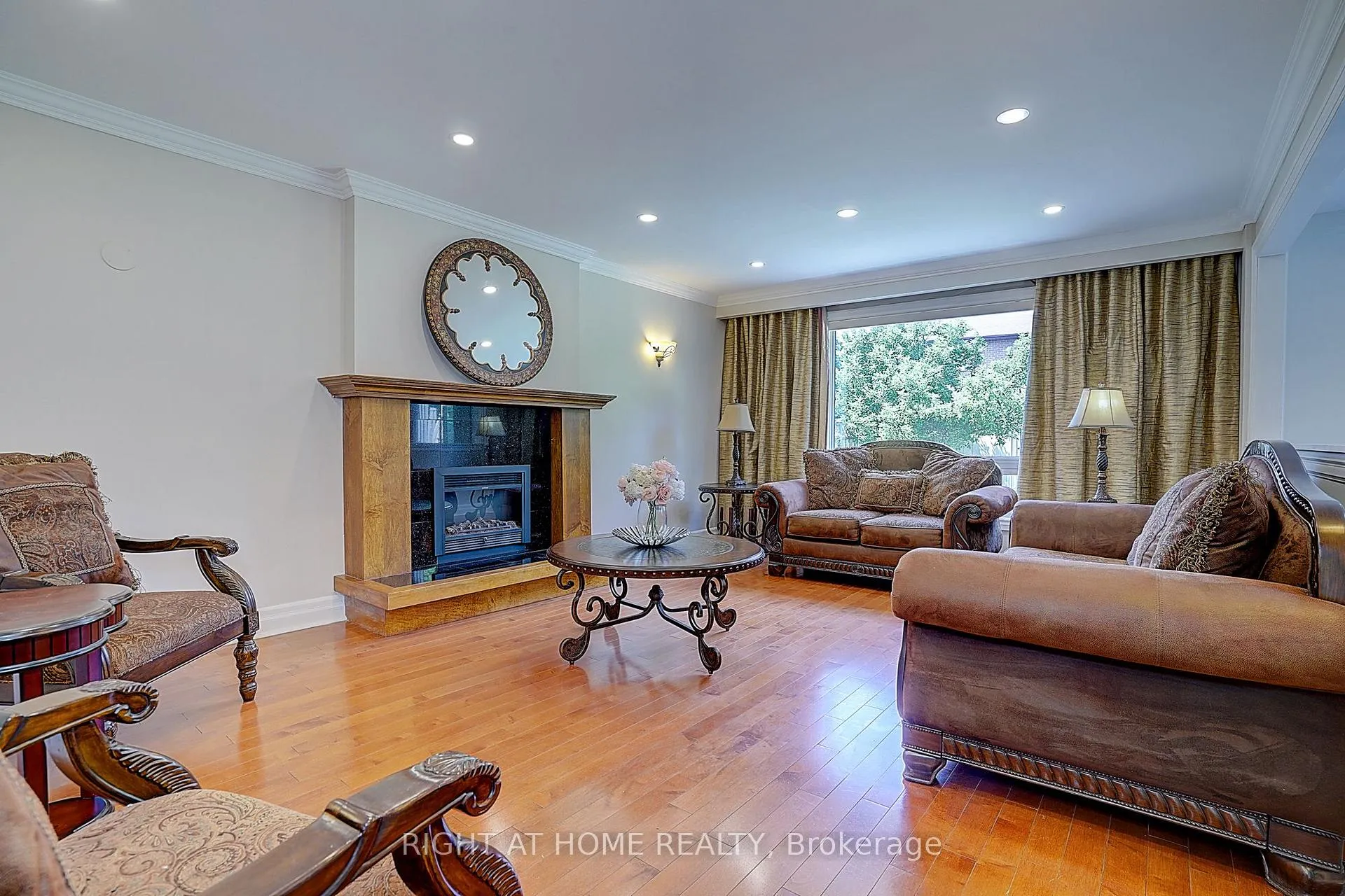 Photo 12 of 300 Green Lane, Markham, Thornlea — HOMEH