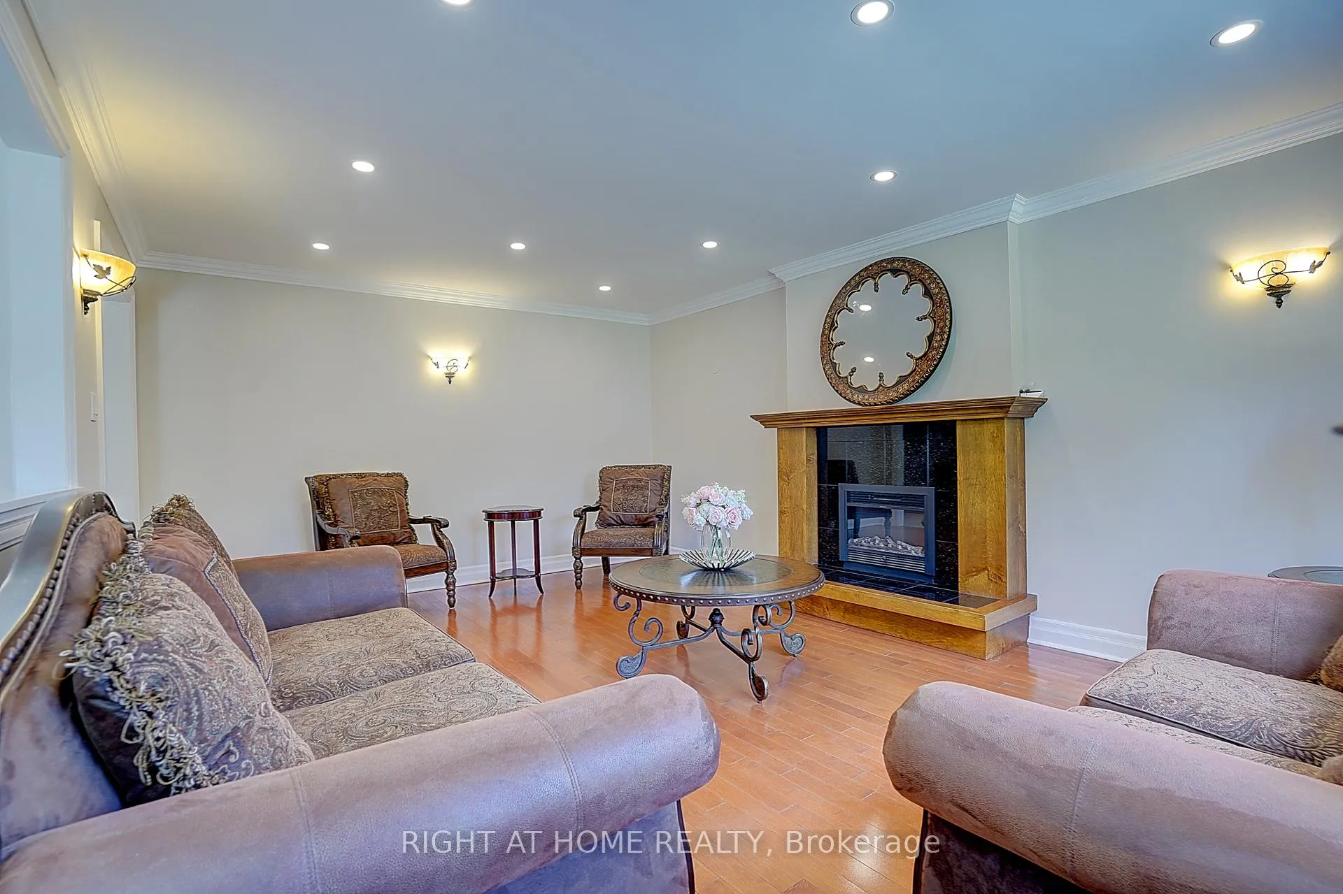Photo 14 of 300 Green Lane, Markham, Thornlea — HOMEH