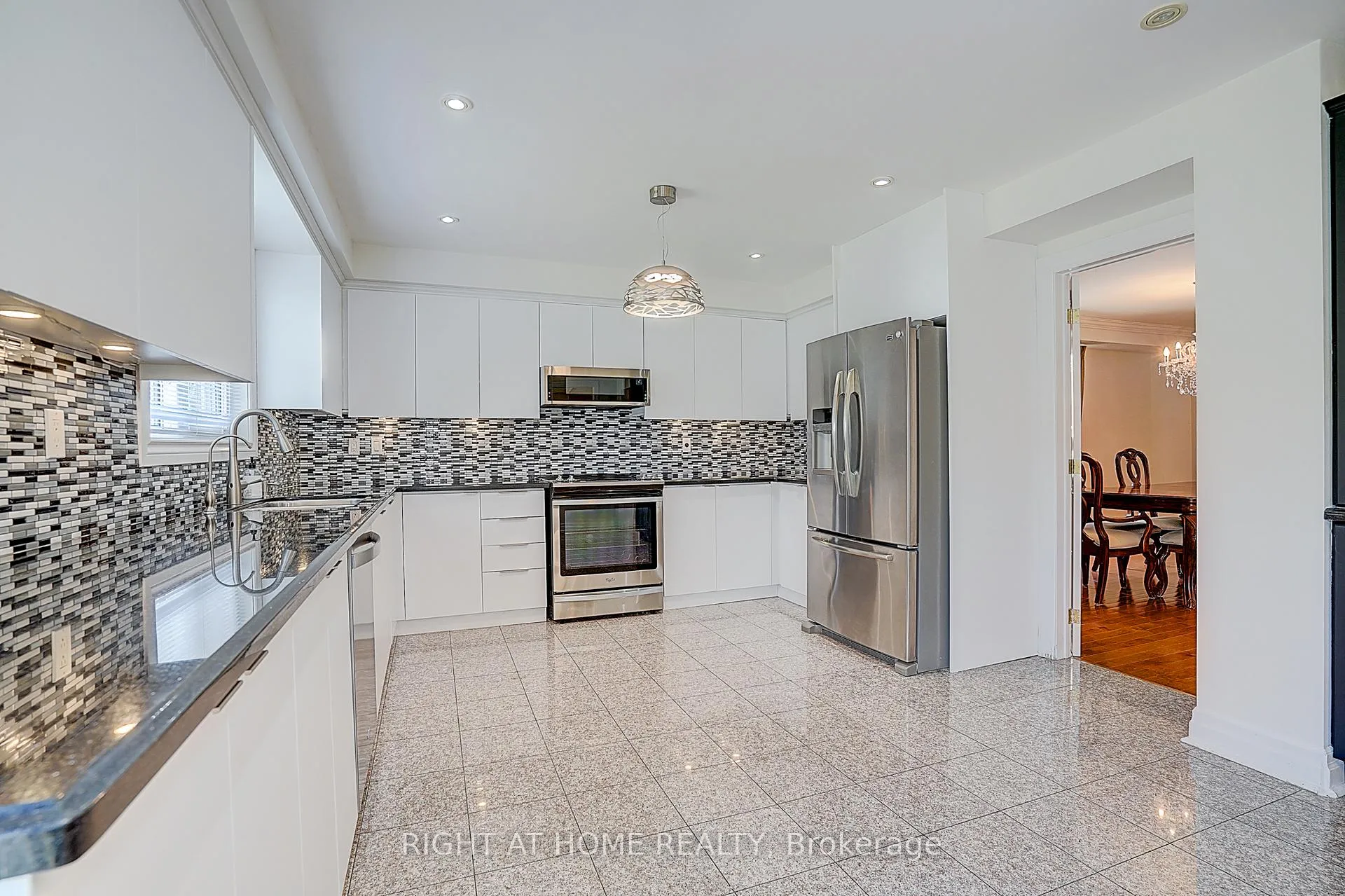 Photo 17 of 300 Green Lane, Markham, Thornlea — HOMEH