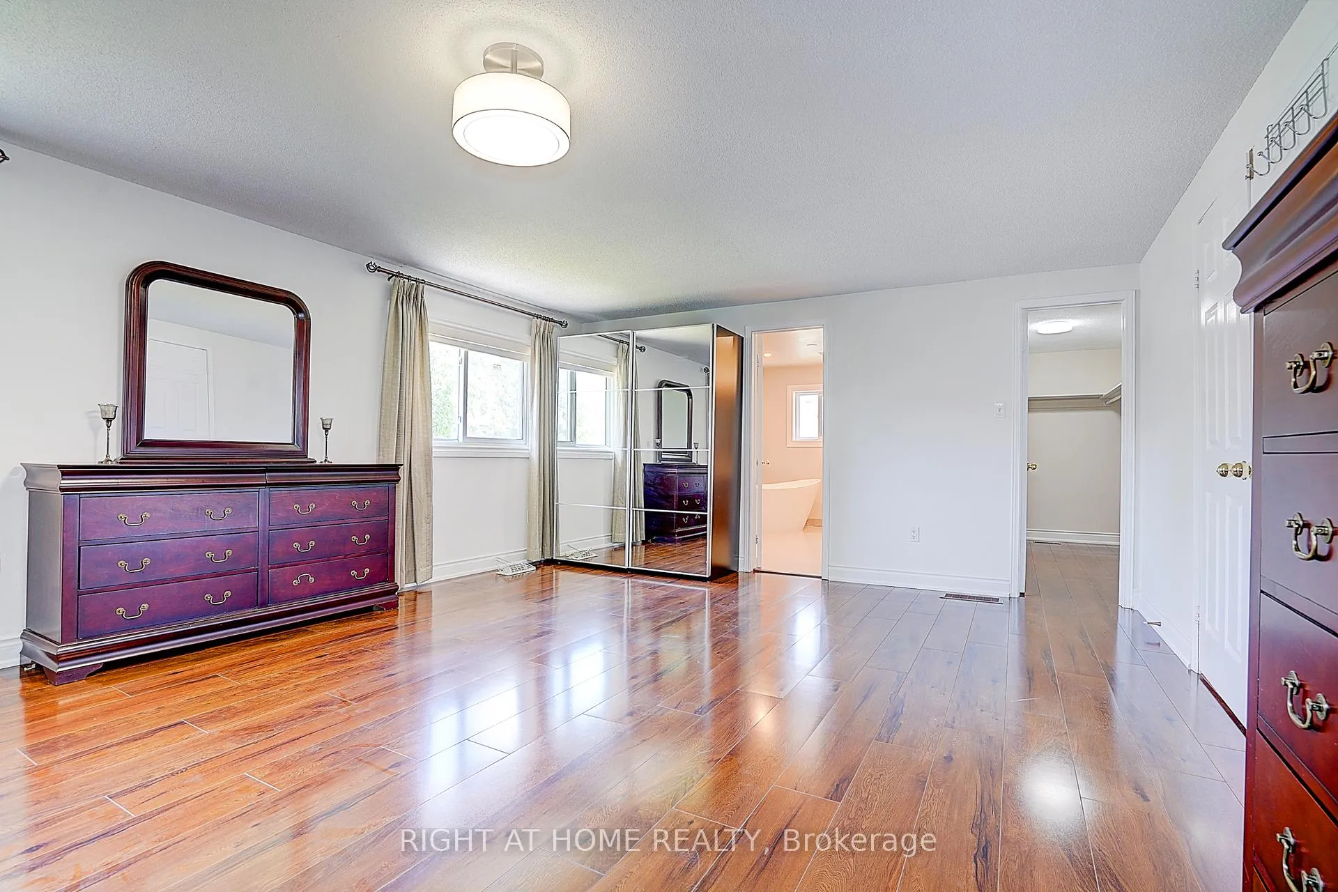 Photo 24 of 300 Green Lane, Markham, Thornlea — HOMEH
