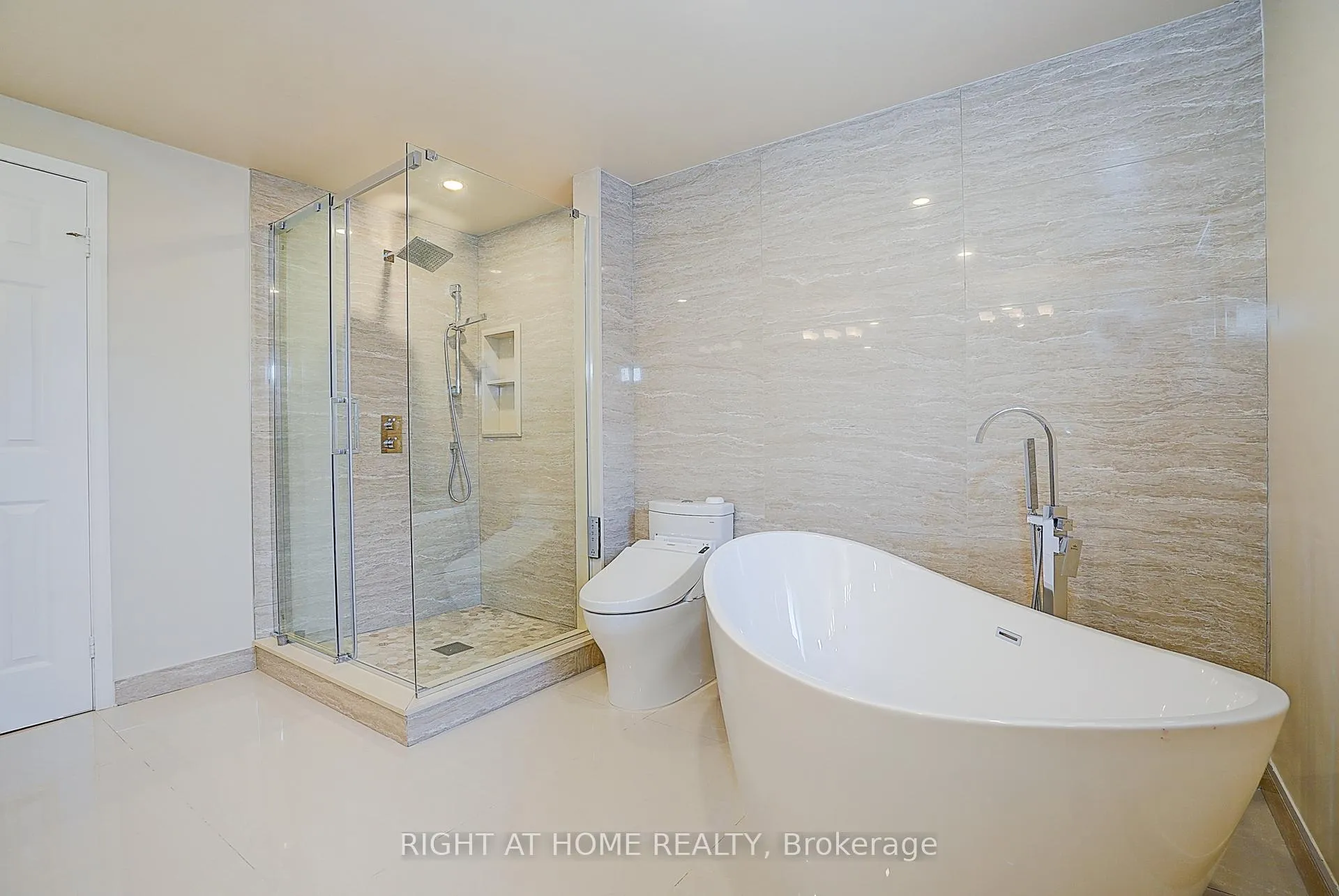 Photo 26 of 300 Green Lane, Markham, Thornlea — HOMEH