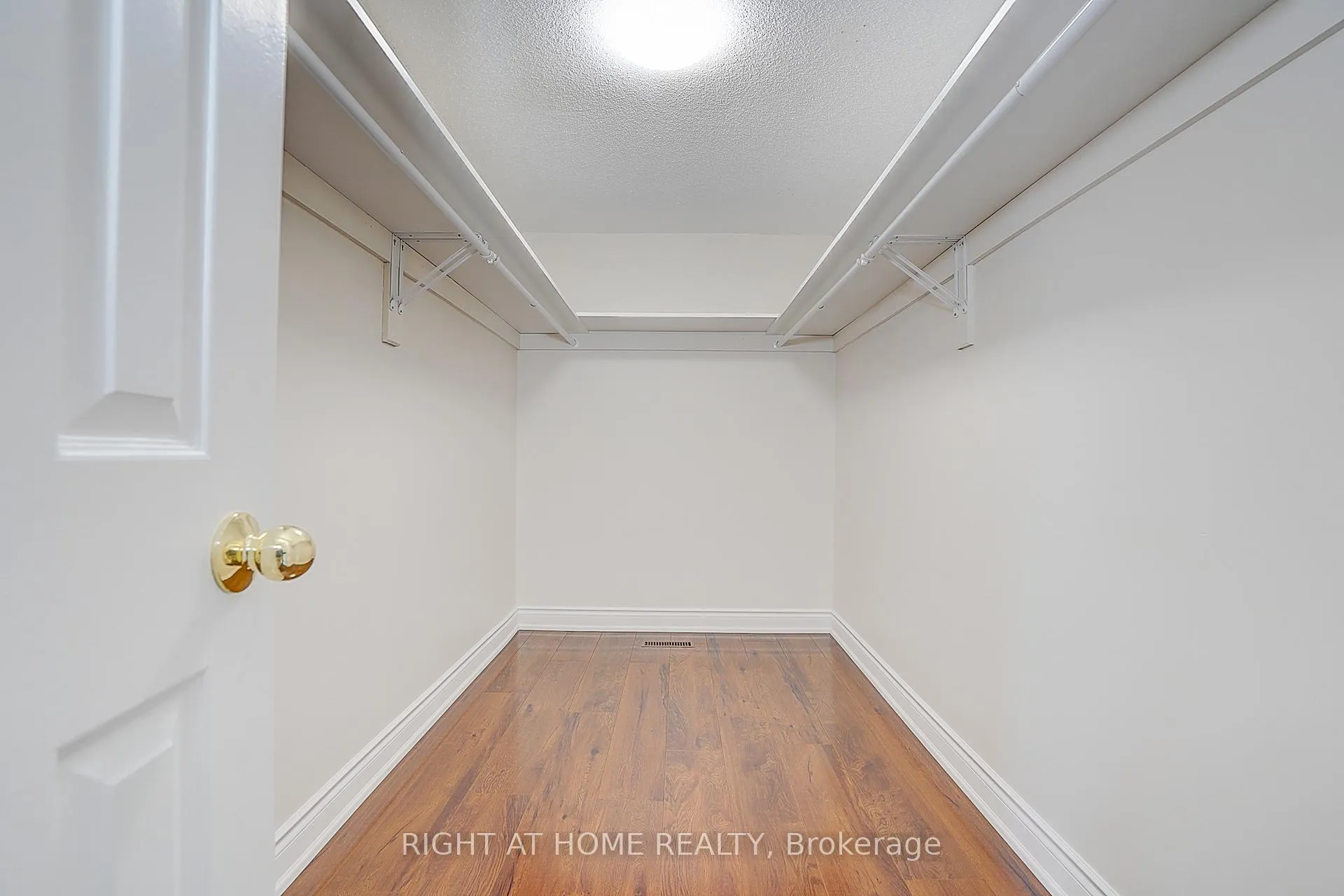 Photo 28 of 300 Green Lane, Markham, Thornlea — HOMEH